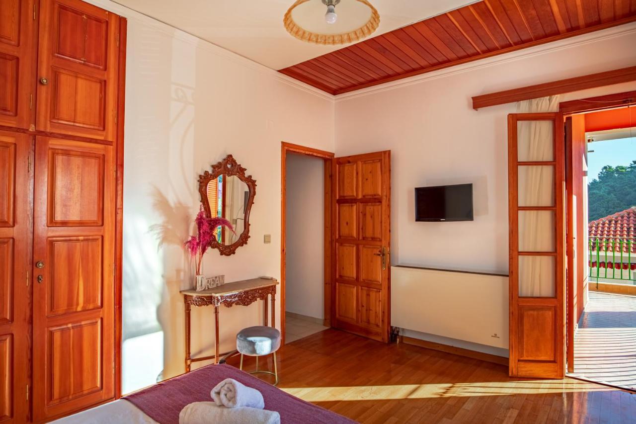 Golden Flower'S Apartment Poros  Eksteriør bilde