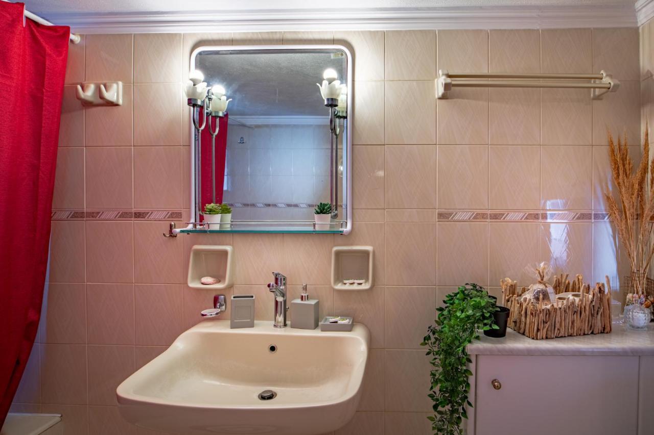 Golden Flower'S Apartment Poros  Eksteriør bilde